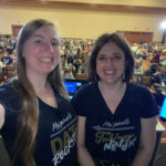 Annabelle Rincon and Heidi Kalbe in front of a full room at Tableau Conference 2022, ready to start their session Tableau Speed Tips for Beginners.
